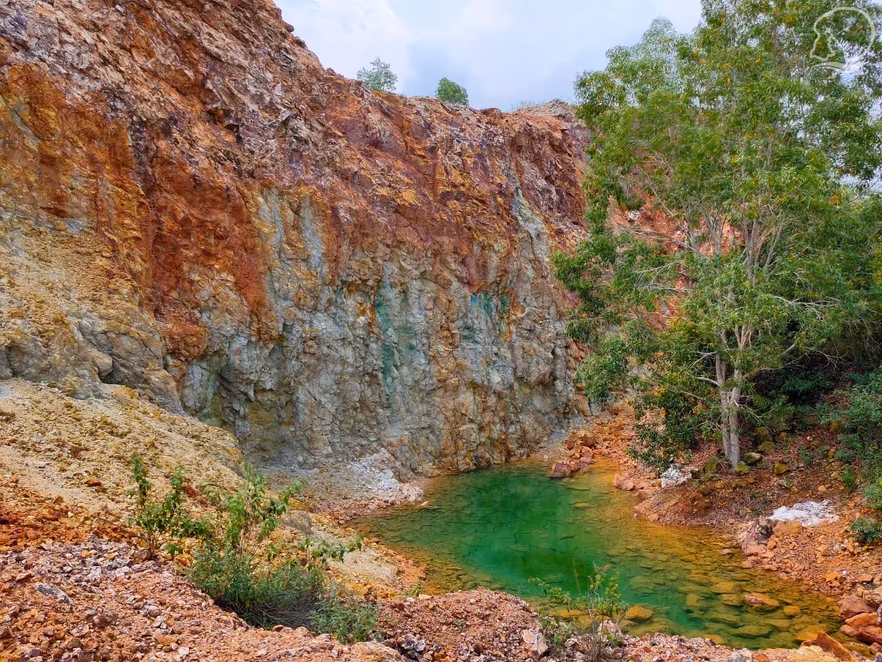 Skarn Watu Ijo: Tambang Hijau Misterius di Tulungagung, Bukti Proses Kimia Bumi yang Gokil!